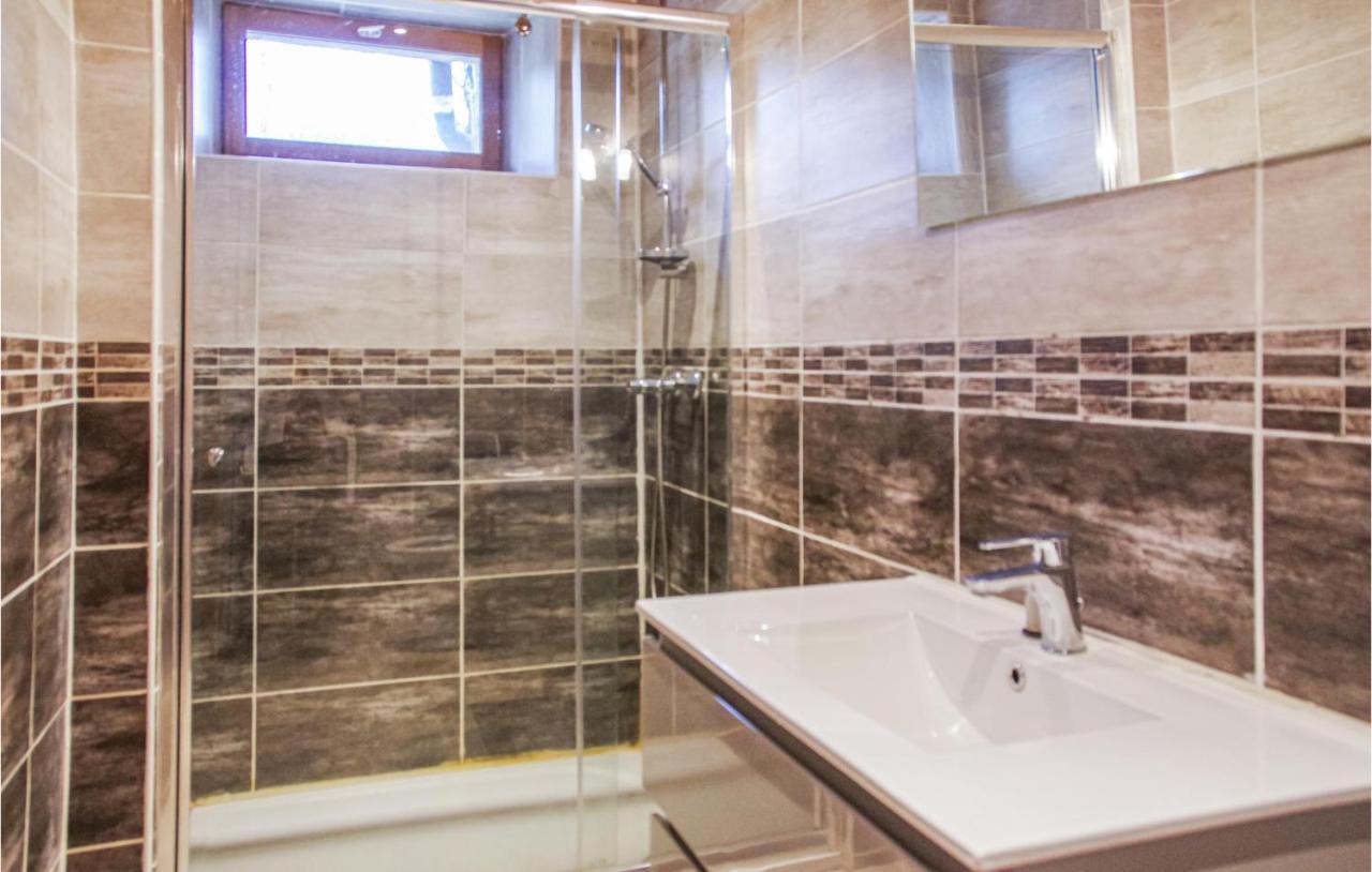 3 Bedroom Beautiful Home In Cheylade エクステリア 写真